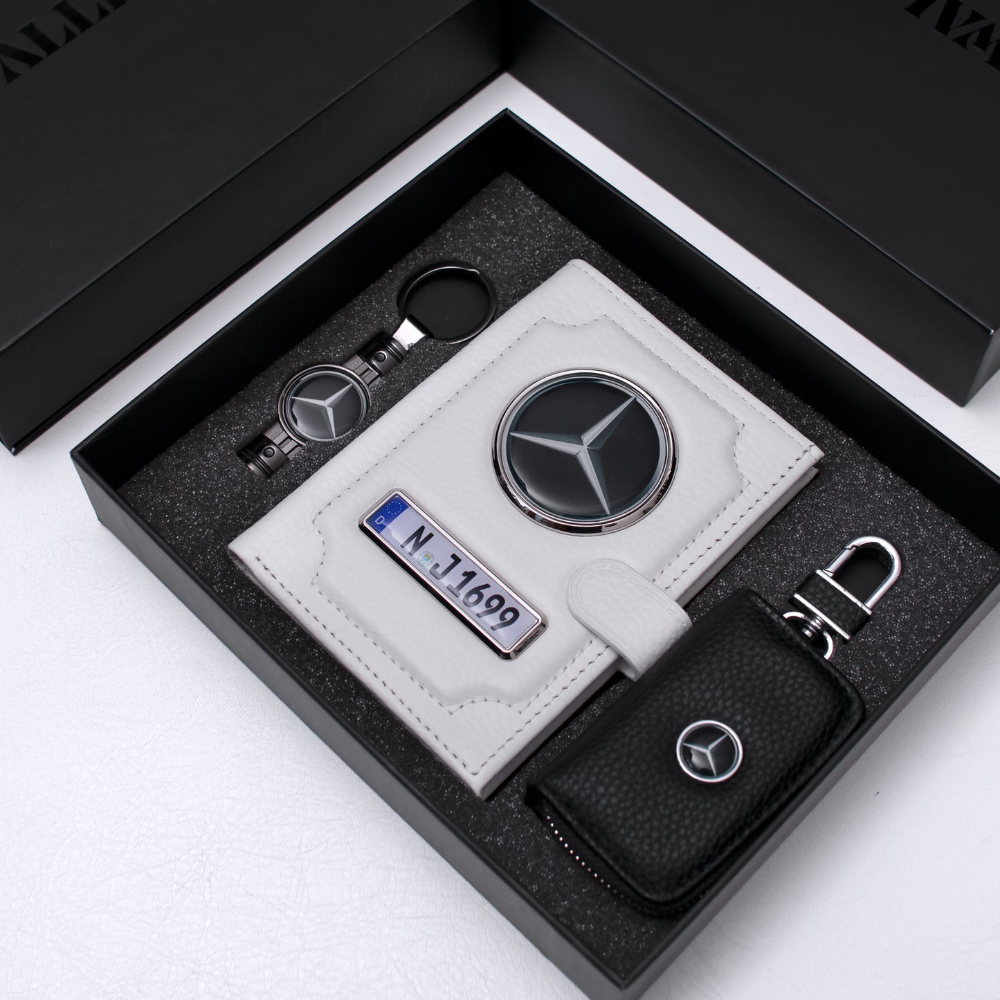 Set: Portofel + breloc+ husă chei+cutie