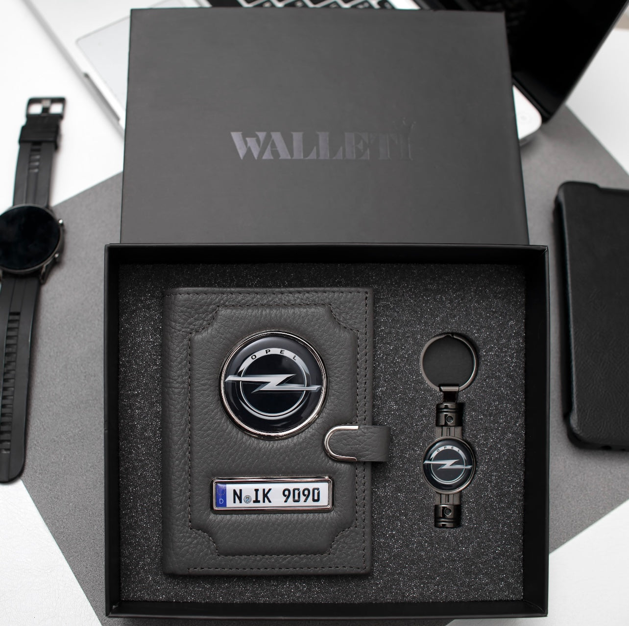 Set: Portofel + breloc+cutie